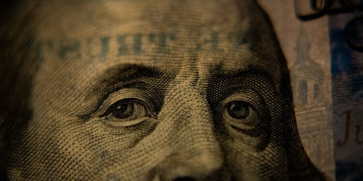 Stablecoins Explained: Why a Digital Dollar Is Not the Same as Cash in the Bank Stablecoins Explained: Why a Digital Dollar Is Not the Same as Cash in the Bank